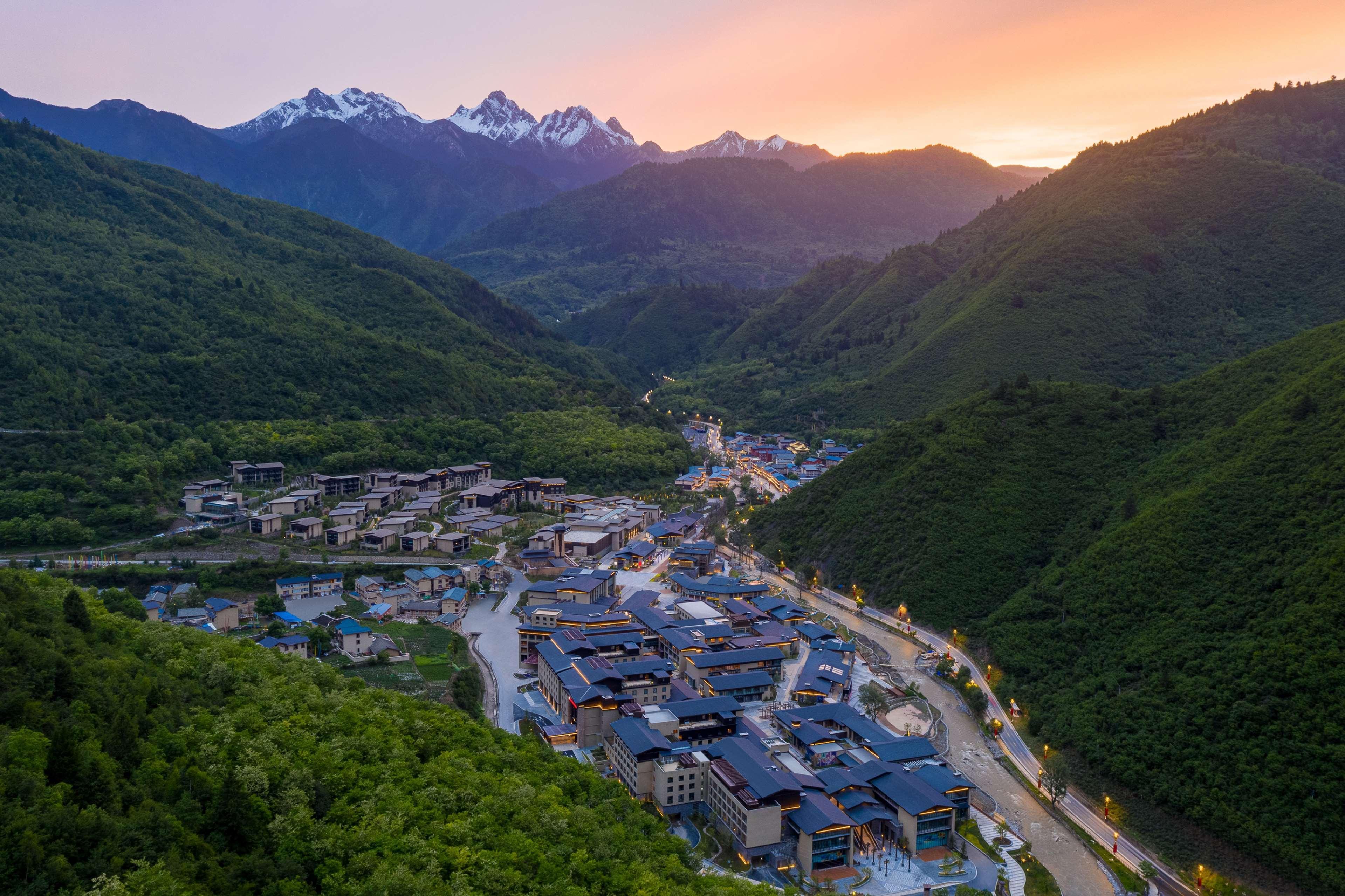 힐튼 주자이거우 리조트 Zhangzha Town 외부 사진